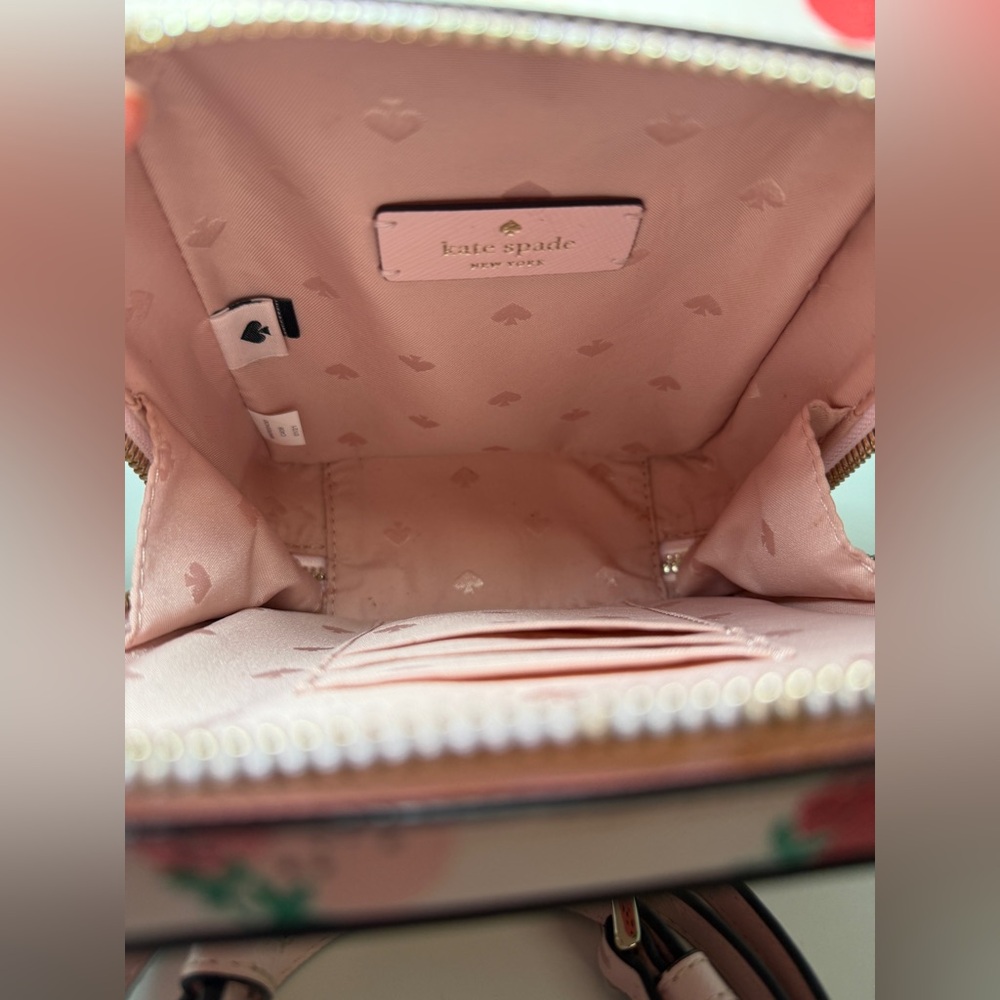 Kate‎ spade strawberry purse - Picture 8 of 8